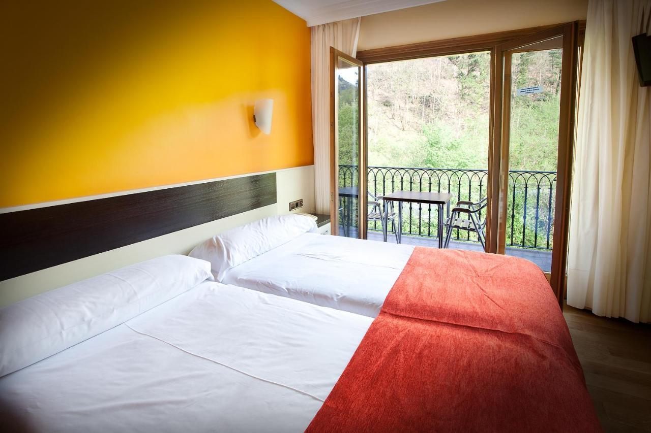Hotel Venta De Etxalar Luaran gambar