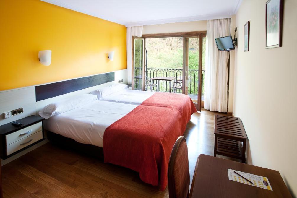 Hotel Venta De Etxalar Luaran gambar