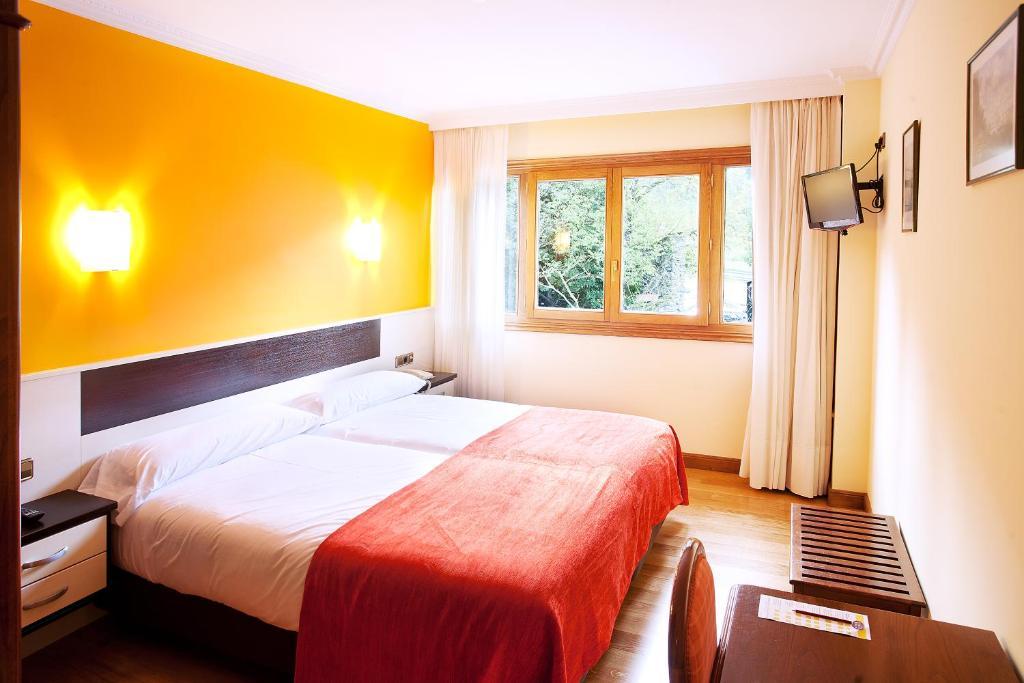 Hotel Venta De Etxalar Bilik gambar
