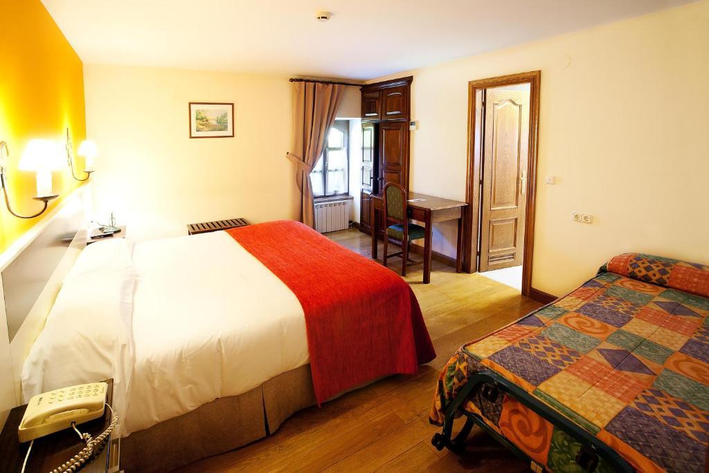 Hotel Venta De Etxalar Bilik gambar