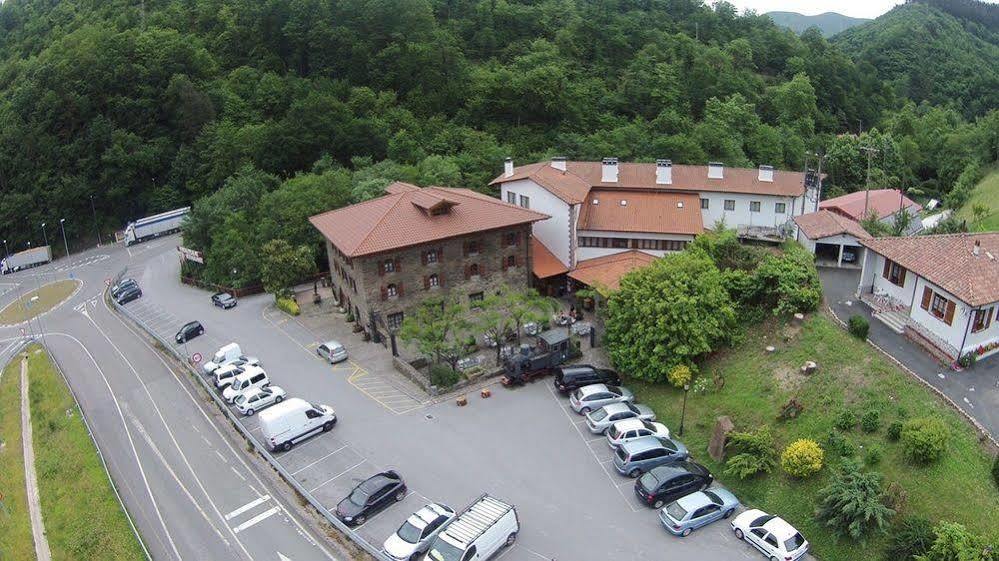 Hotel Venta De Etxalar Luaran gambar