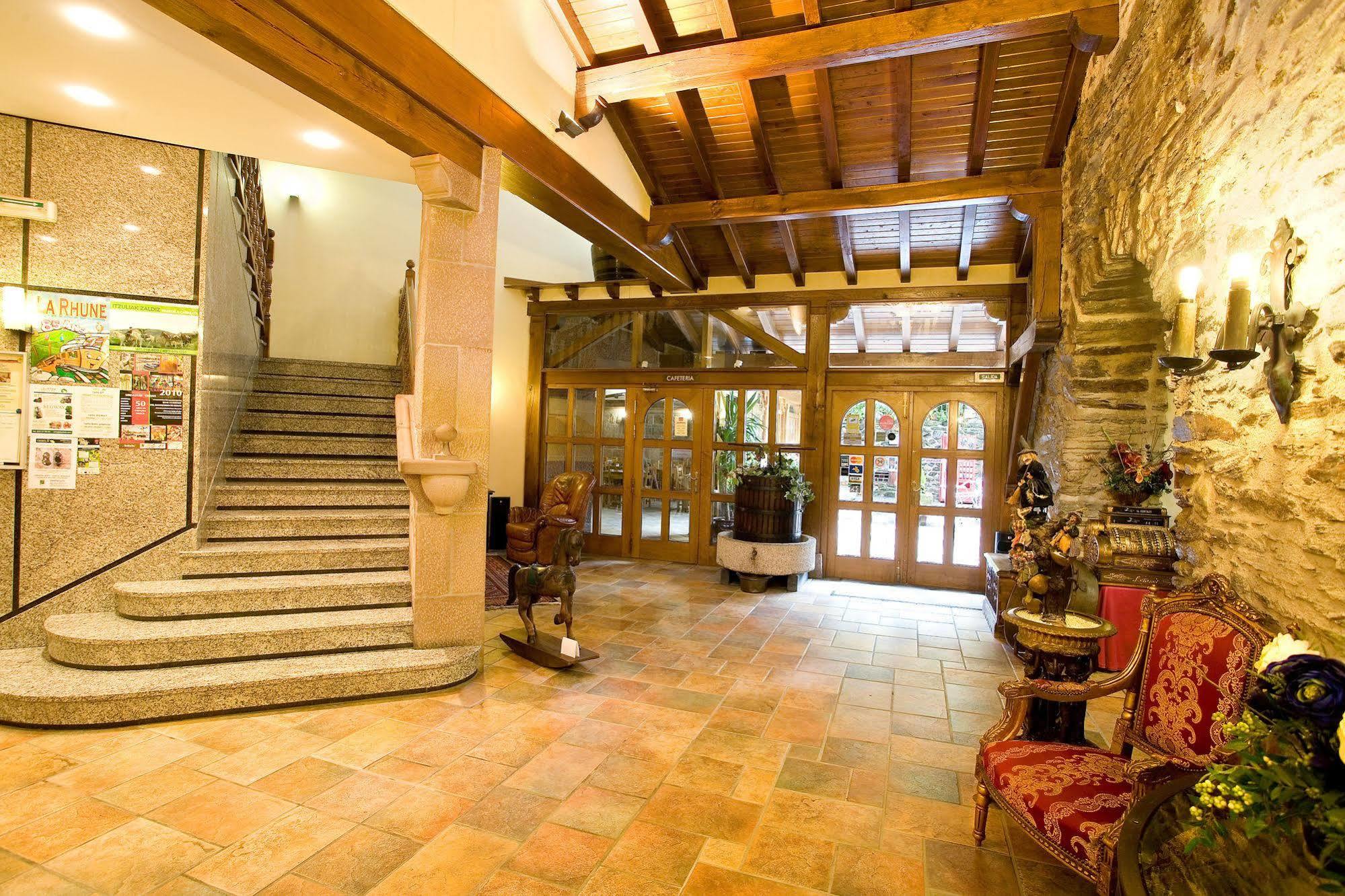 Hotel Venta De Etxalar Luaran gambar